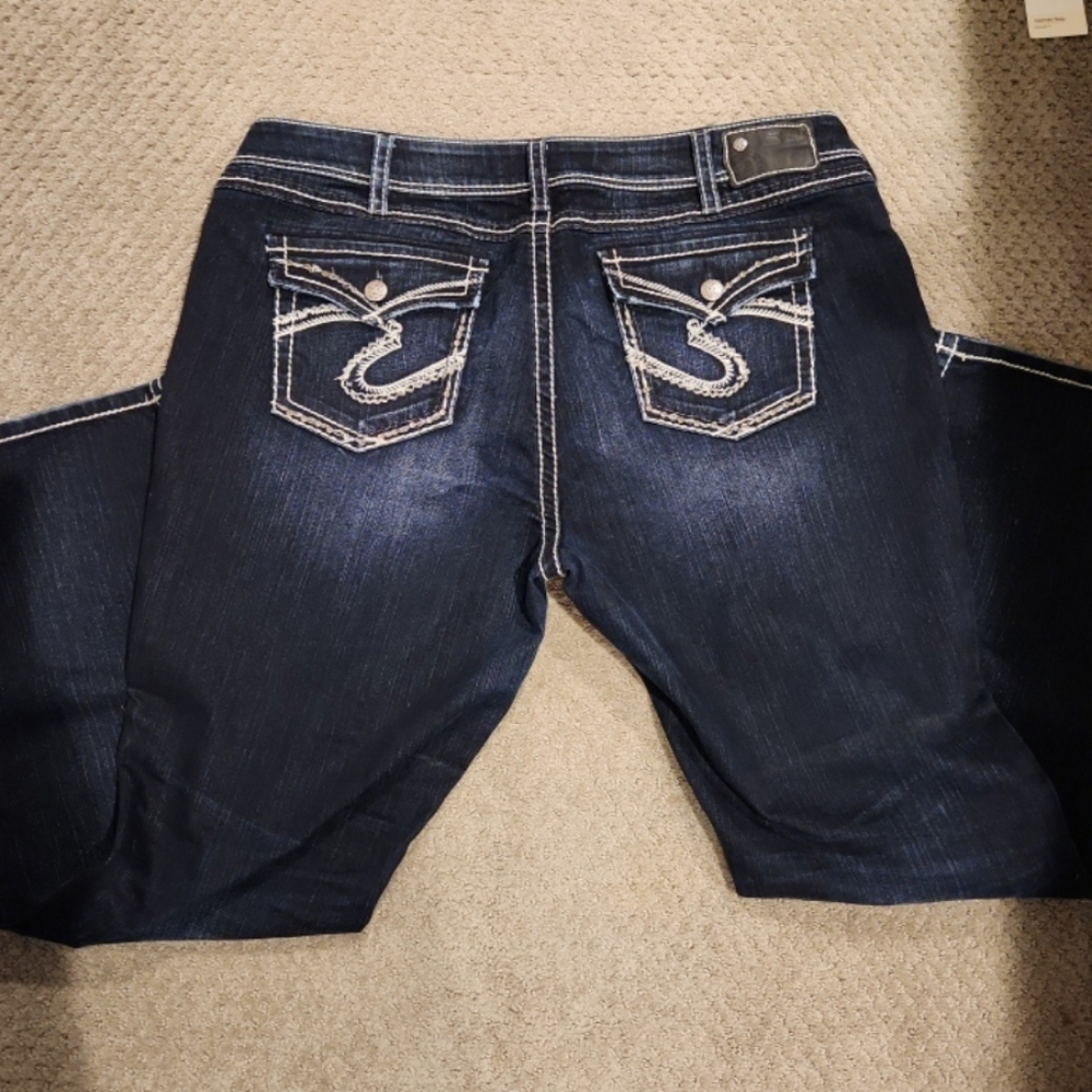 NEW Silver jeans suki sz 22 / L32. NEW
